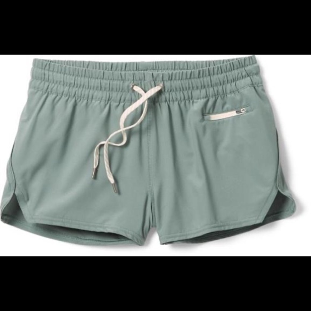 Vuori lined Clementine Short, never been worn!!!! New with tags